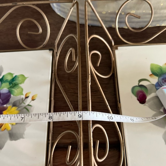 Vintage 60’s - 70’s wall decor, metal swirls framing square floral tiles - Picture 10 of 15